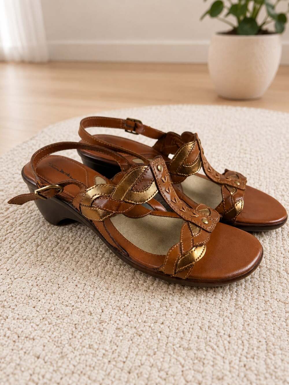 Thom McAn Women’s Brown Bronze Metallic T-Strap Slingback Wedge Sandals Size 7